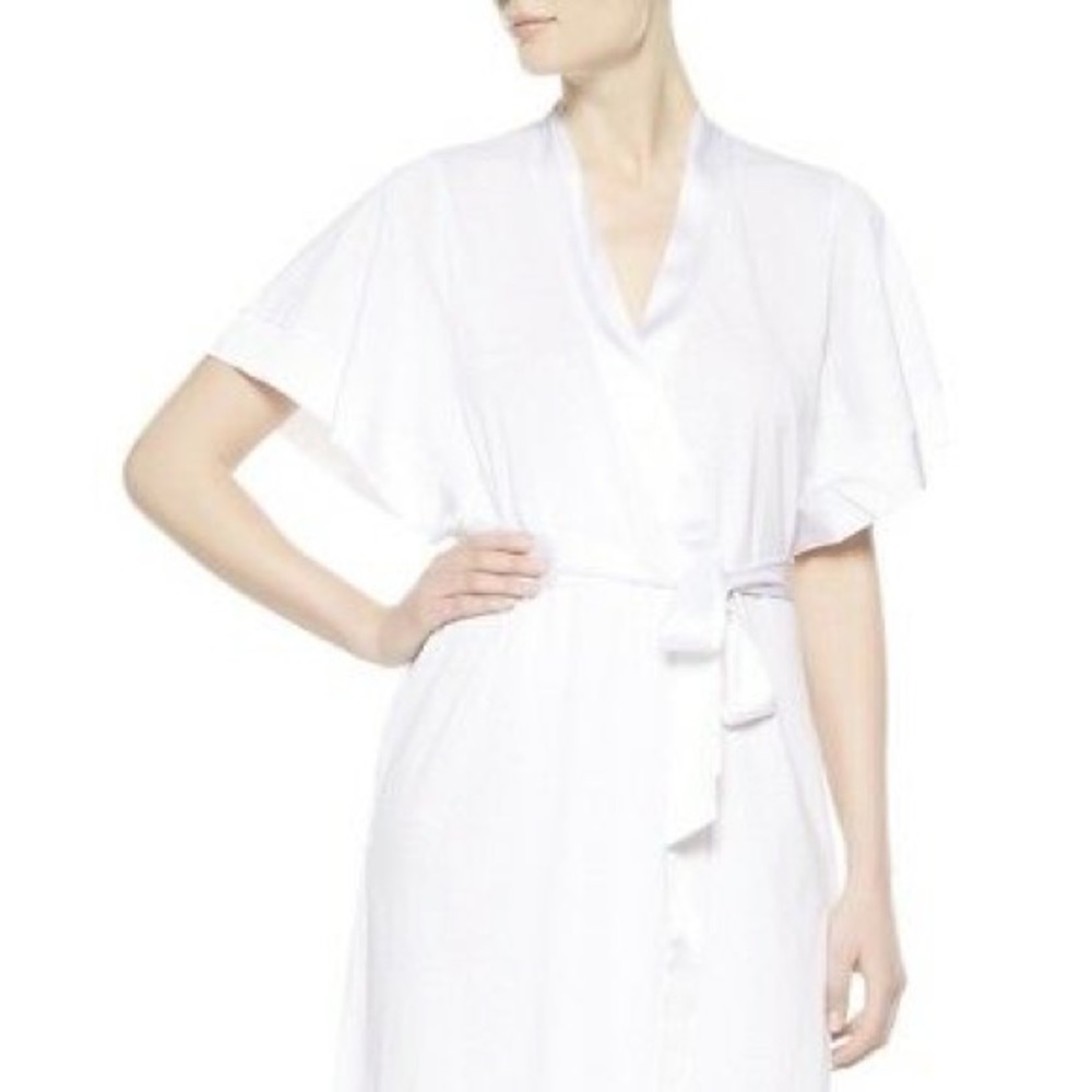 NWT short white la perla robe